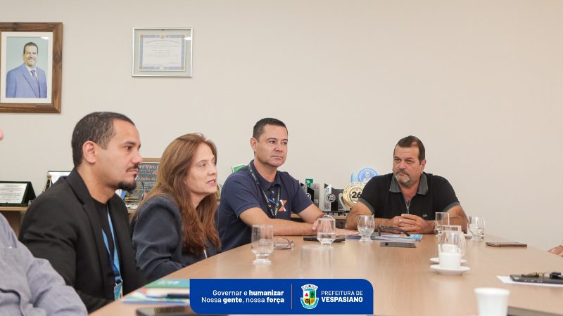 Prefeito de Vespasiano se reúne com Caixa Econômica Federal para acompanhamento de convênios e investimentos